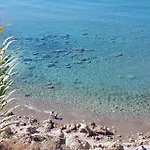 Sealine Pefki
